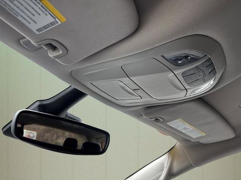 Certified 2024 Chrysler Pacifica Touring-L image 35