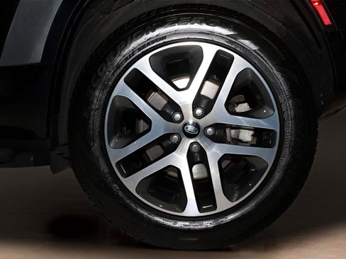 Used 2023 Land Rover Defender 110 X-Dynamic SE image 46