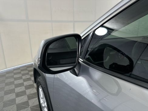 Used 2020 Toyota RAV4 XLE FWD image 10