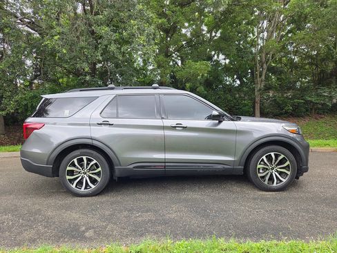 Used 2022 Ford Explorer ST-Line RWD image 8