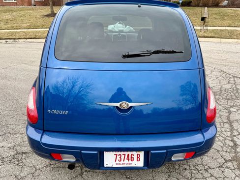 Used 2010 Chrysler PT Cruiser image 6