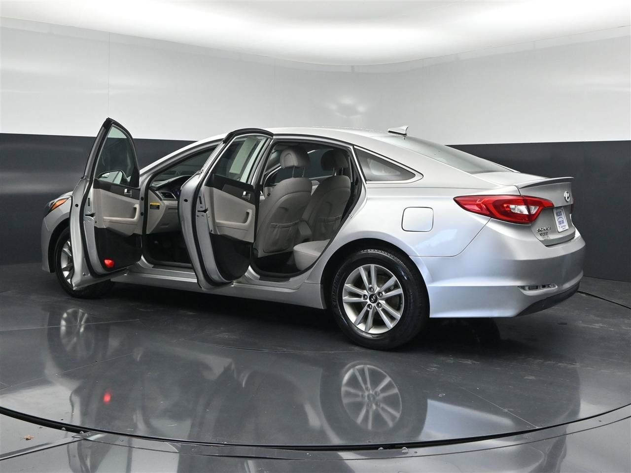 Used 2016 Hyundai Sonata SE FWD image 38