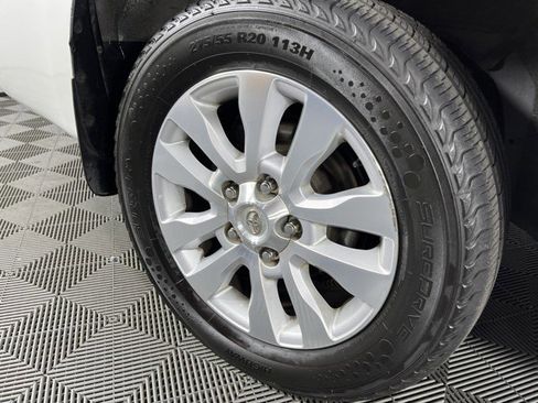 Used 2017 Toyota Sequoia Platinum RWD image 13