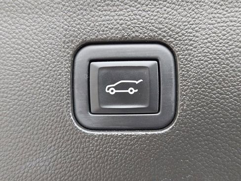 Used 2024 Buick Enclave Premium image 40