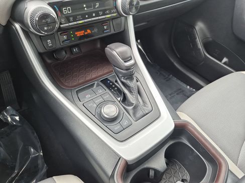 Used 2019 Toyota RAV4 Limited w/ Cold Weather Package AWD/4WD image 23