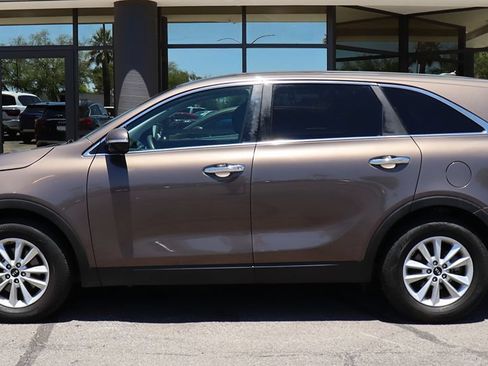 Used 2020 Kia Sorento FWD V6 image 8