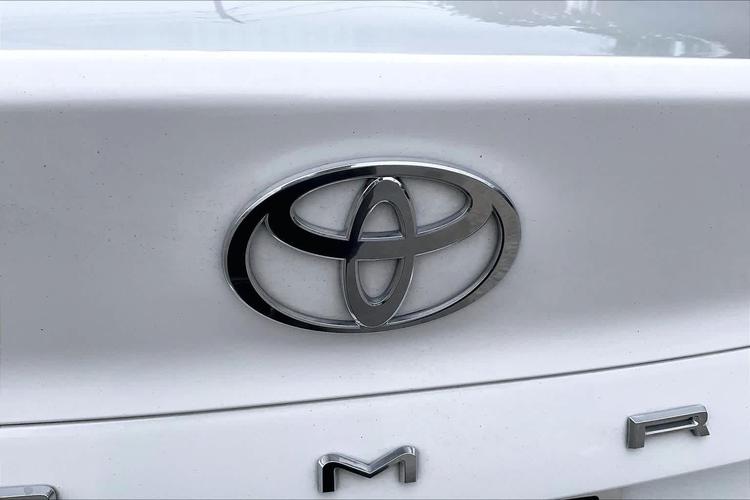 Used 2025 Toyota Camry LE w/ Convenience Package FWD image 30