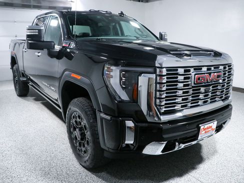 Used 2024 GMC Sierra 2500 Denali w/ Denali Reserve Package AWD/4WD image 5