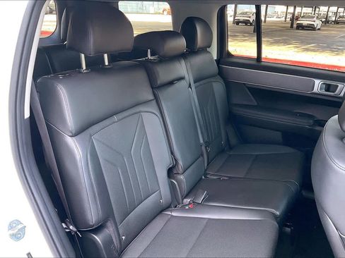 Certified 2025 Hyundai Santa Fe SEL image 16