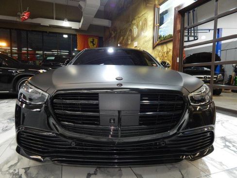Used 2022 Mercedes-Benz S 580 4MATIC Sedan image 2