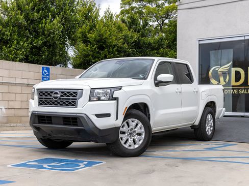 Used 2022 Nissan Frontier SV RWD image 5