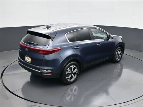 Used 2022 Kia Sportage LX image 17