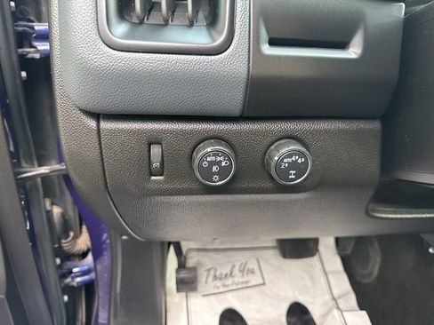 Used 2017 Chevrolet Colorado Z71 image 10