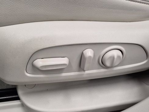 Used 2023 GMC Acadia Denali w/ Denali Technology Package image 25