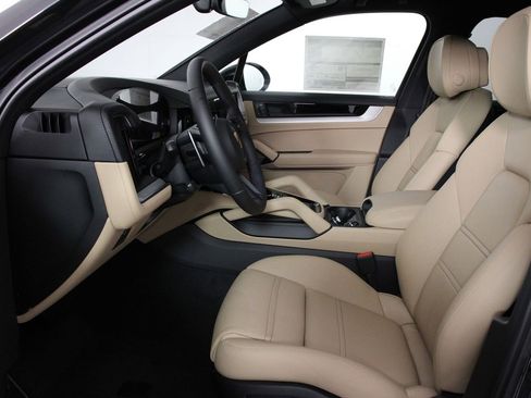 New 2026 Porsche Cayenne image 5