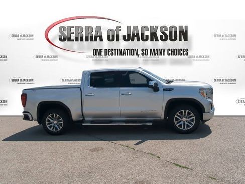 Used 2019 GMC Sierra 1500 SLT w/ SLT Premium Plus Package image 9