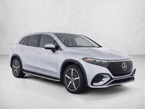 Used 2023 Mercedes-Benz EQS 450+ SUV image 3