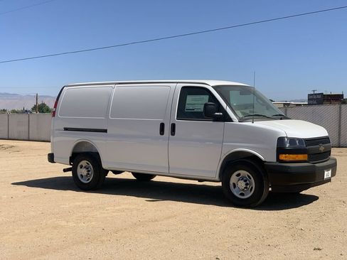 New 2026 Chevrolet Express 2500 RWD image 3