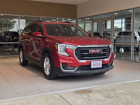 Used 2022 GMC Terrain SLE w/ Driver Convenience Package FWD image 3