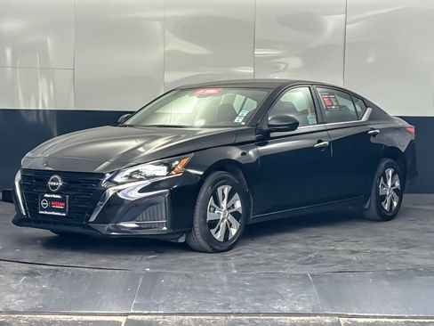 Certified 2025 Nissan Altima 2.5 S FWD image 7