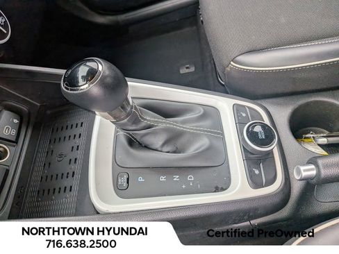 Certified 2023 Hyundai Venue Limited w/ Cargo Package image 17
