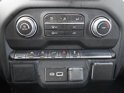 Used 2023 Chevrolet Silverado 1500 Custom AWD/4WD image 21