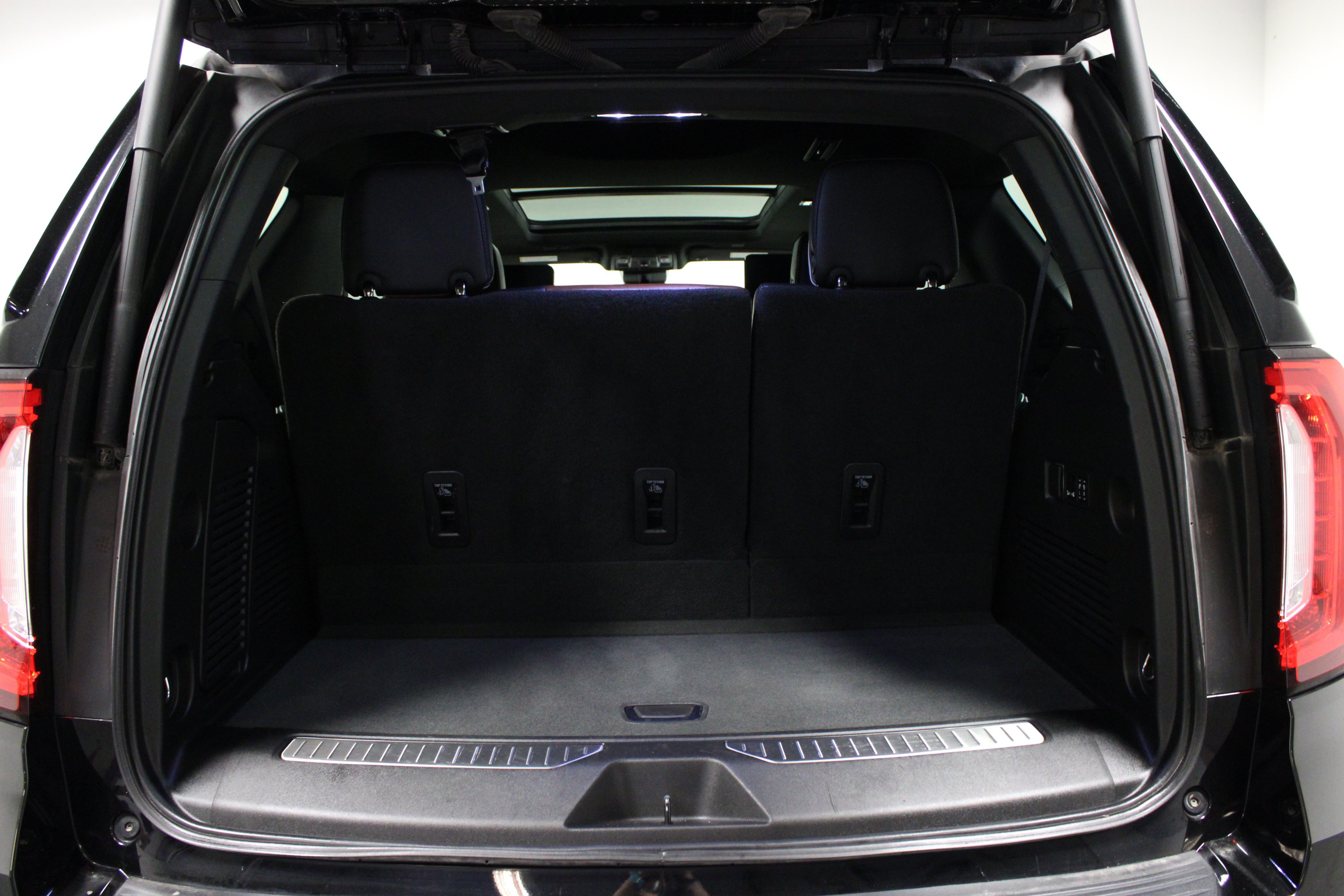 Used 2023 GMC Yukon Denali Ultimate AWD/4WD image 15