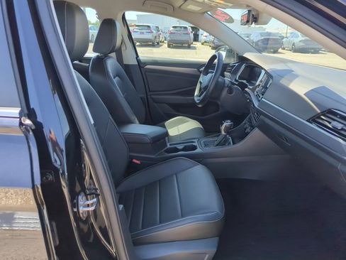 Used 2024 Volkswagen Jetta SE image 20