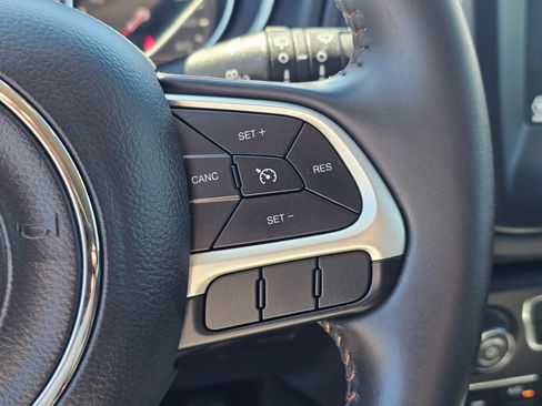 Used 2020 Jeep Compass Latitude FWD image 33