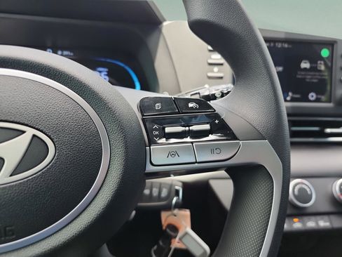 New 2026 Hyundai Elantra SE FWD image 30