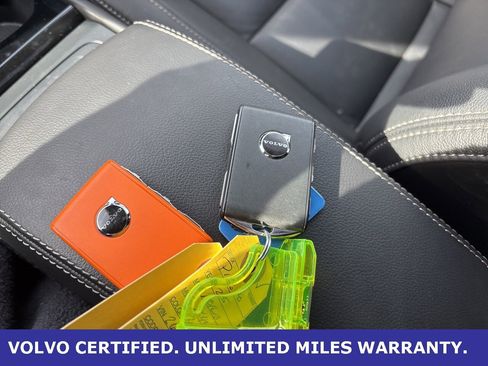 Certified 2025 Volvo XC40 B5 Plus image 26