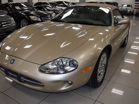 Used 1998 Jaguar XK8 Convertible image 30