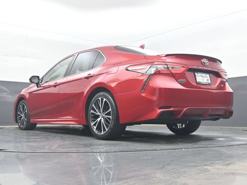 Used 2019 Toyota Camry SE w/ Convenience Package FWD image 26