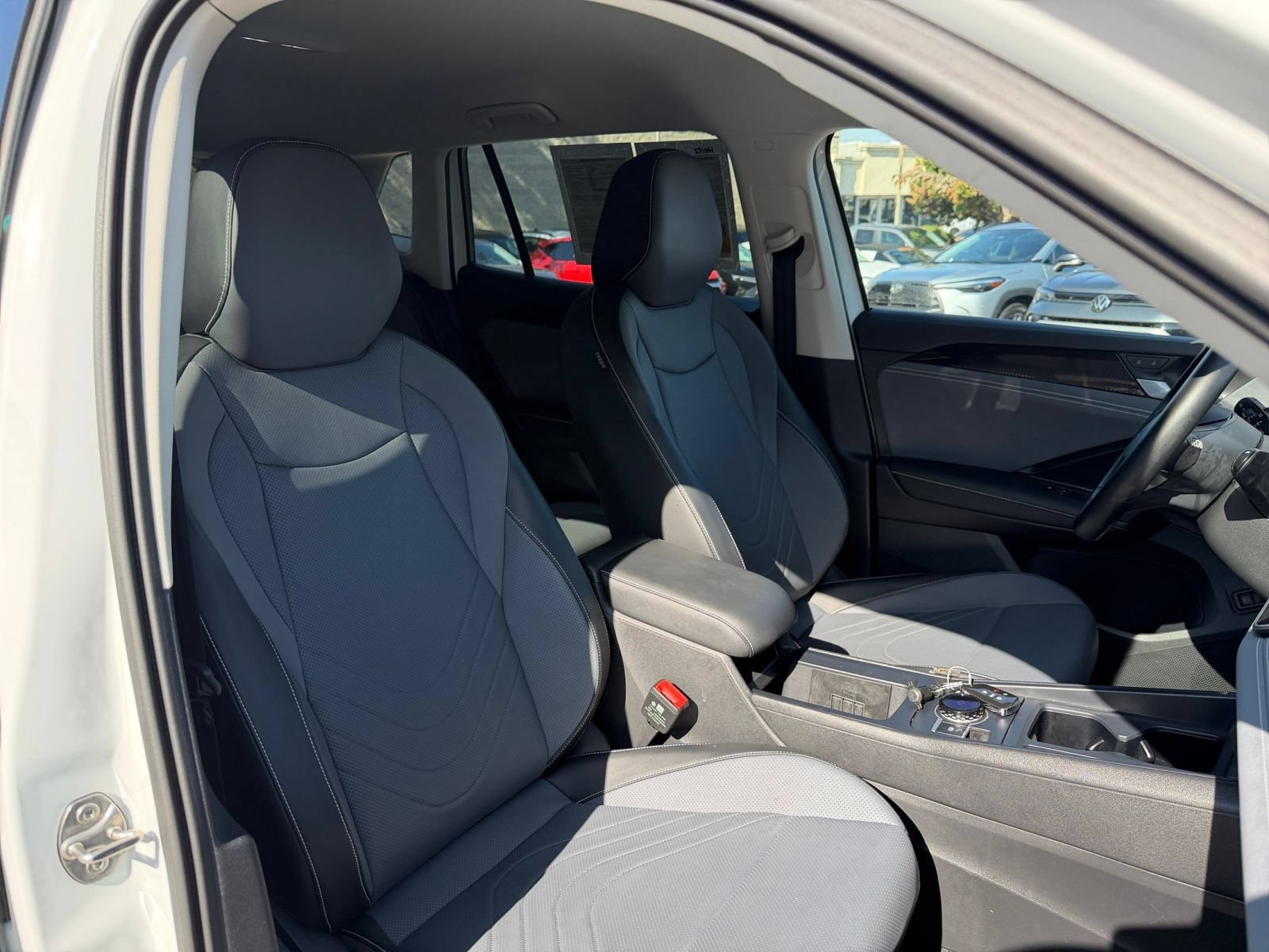Used 2026 Volkswagen Tiguan SE AWD/4WD image 37