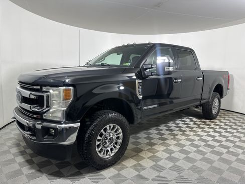 Used 2020 Ford F350 XLT w/ XLT Premium Package AWD/4WD image 3