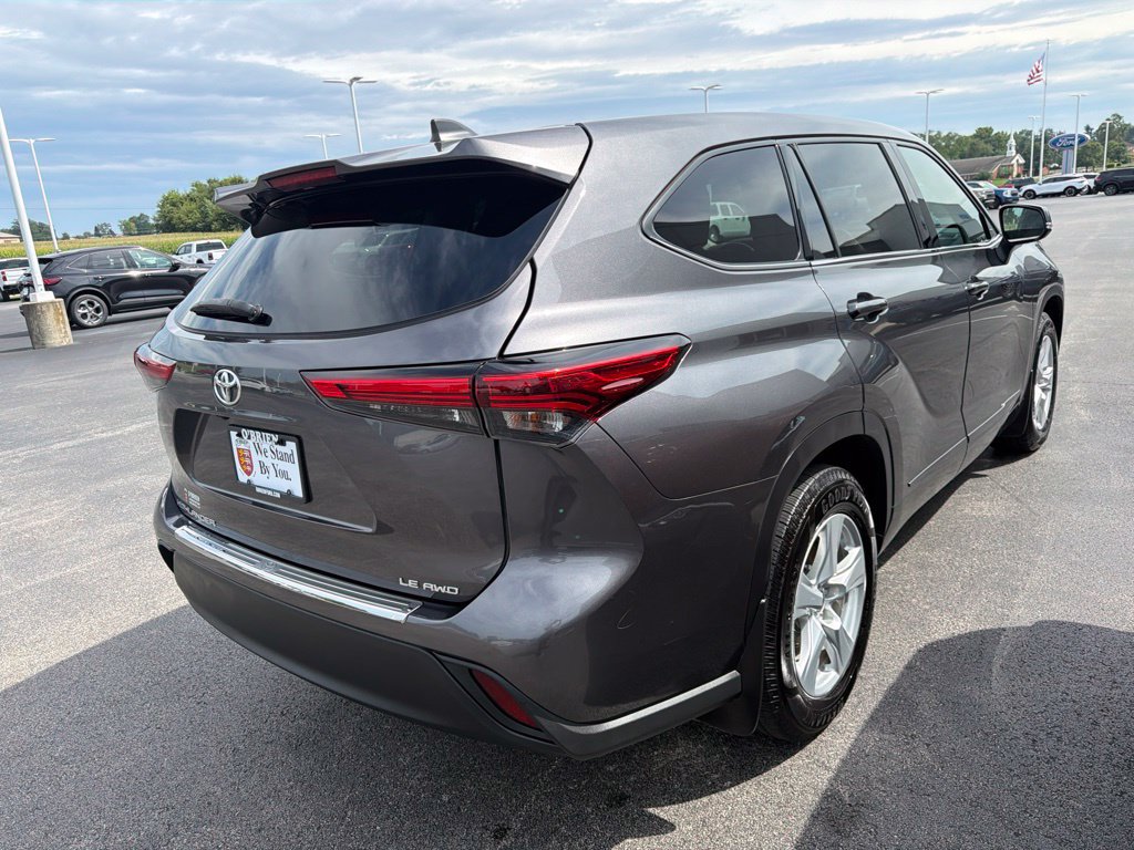 Used 2022 Toyota Highlander LE w/ Protection Package #3 (TMS) AWD/4WD image 6