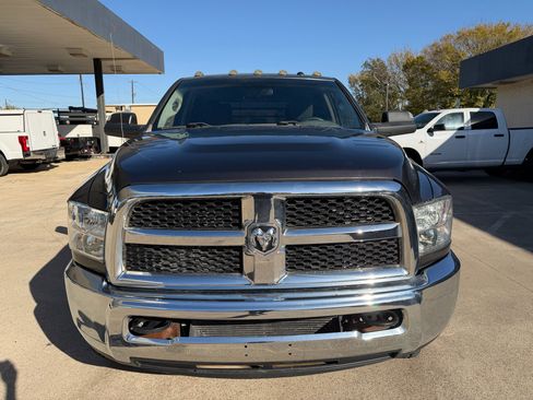 Used 2018 RAM 2500 Tradesman w/ Chrome Appearance Group image 8