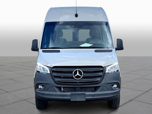 Used 2024 Mercedes-Benz Sprinter 2500 image 4