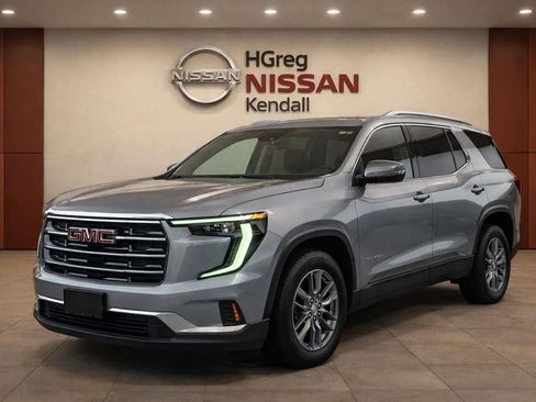 Used 2025 GMC Acadia Elevation FWD image 3