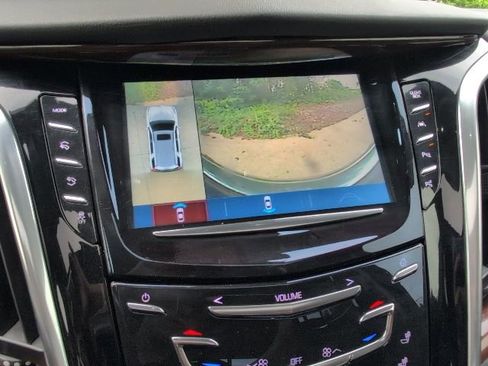 Used 2020 Cadillac Escalade Premium Luxury RWD image 25