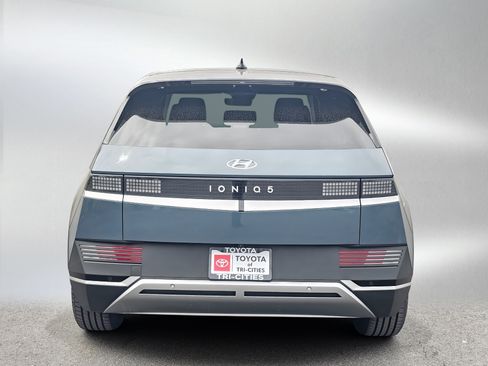 Used 2024 Hyundai Ioniq 5 SE RWD image 4