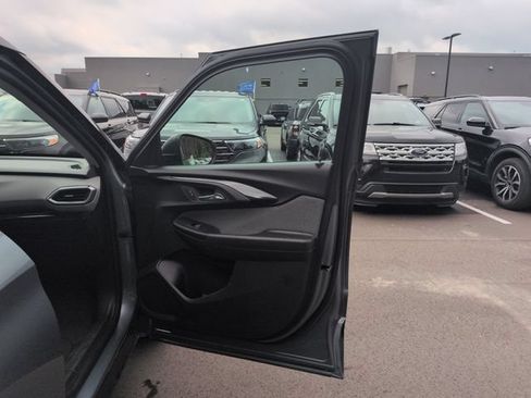 Used 2021 Chevrolet TrailBlazer LS FWD image 14
