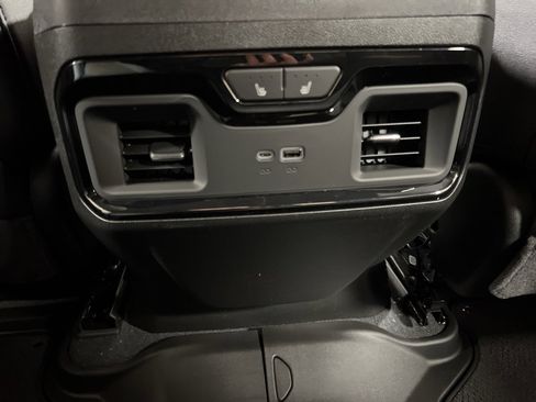 New 2026 GMC Sierra 2500 AT4 w/ AT4 Preferred Package AWD/4WD image 38