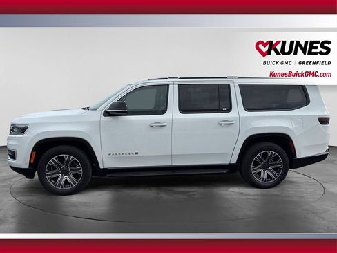 Used 2024 Jeep Wagoneer L Series II w/ Flexible Seating Group AWD/4WD image 9