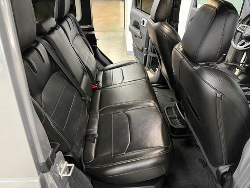 Used 2021 Jeep Wrangler Unlimited Sahara w/ Cold Weather Group AWD/4WD image 16