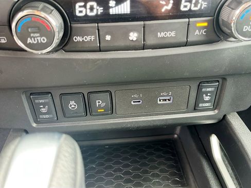Used 2025 Nissan Frontier SV w/ SV Convenience Package RWD image 19