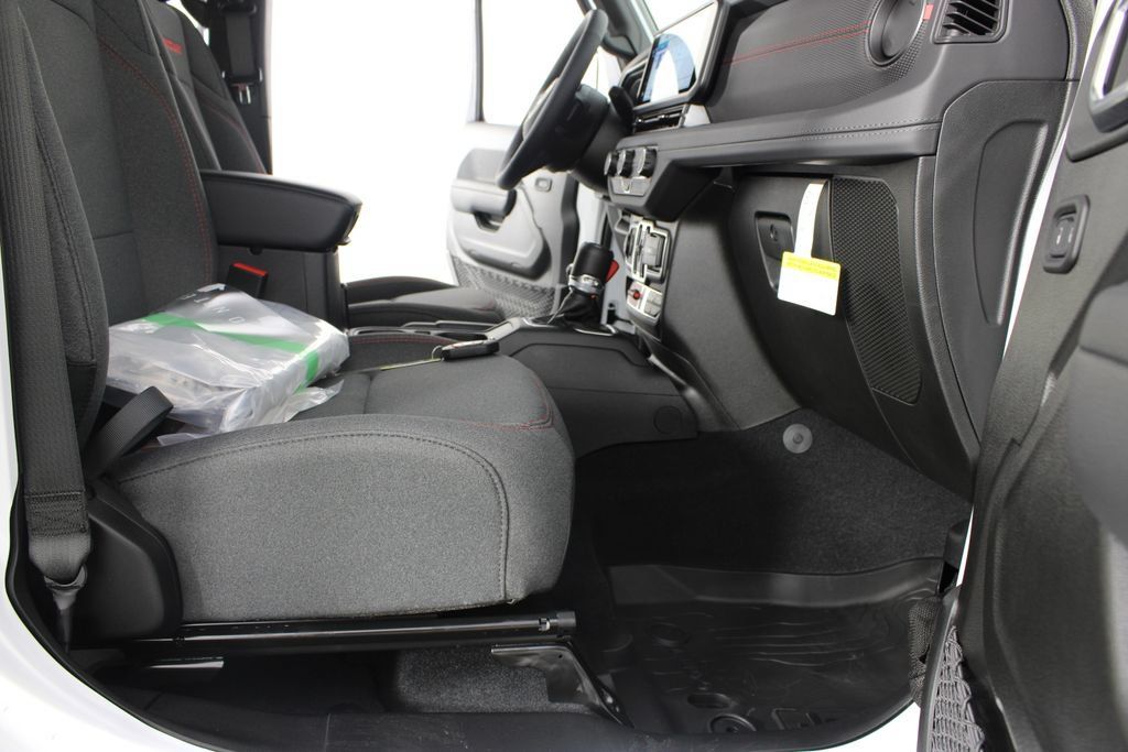New 2026 Jeep Gladiator Rubicon w/ Steel Power Dome Hood Package AWD/4WD image 19