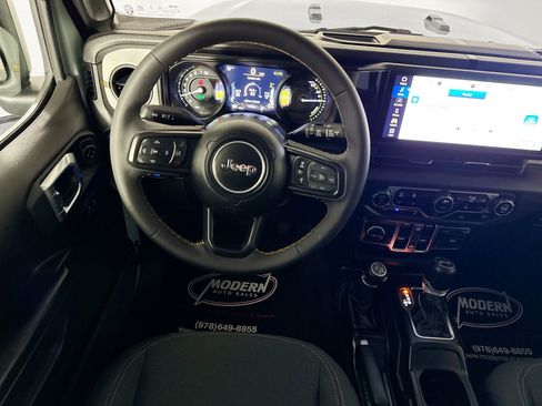 Used 2024 Jeep Wrangler Unlimited w/ Convenience Group image 20