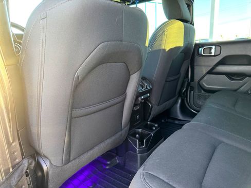 Used 2021 Jeep Wrangler Unlimited Sahara image 19