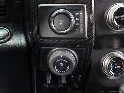 Used 2019 Ford F150 Raptor w/ Equipment Group 802A Luxury AWD/4WD image 38